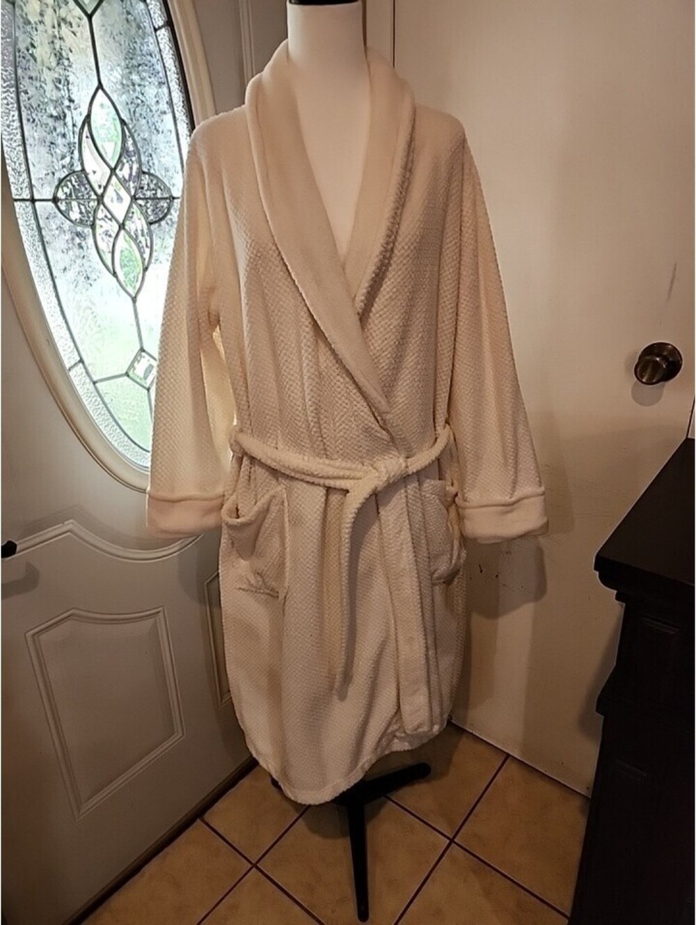 Ulta Beauty Robe Women's L/XL White Plush VERY Soft Lounge Herringbone Pattern